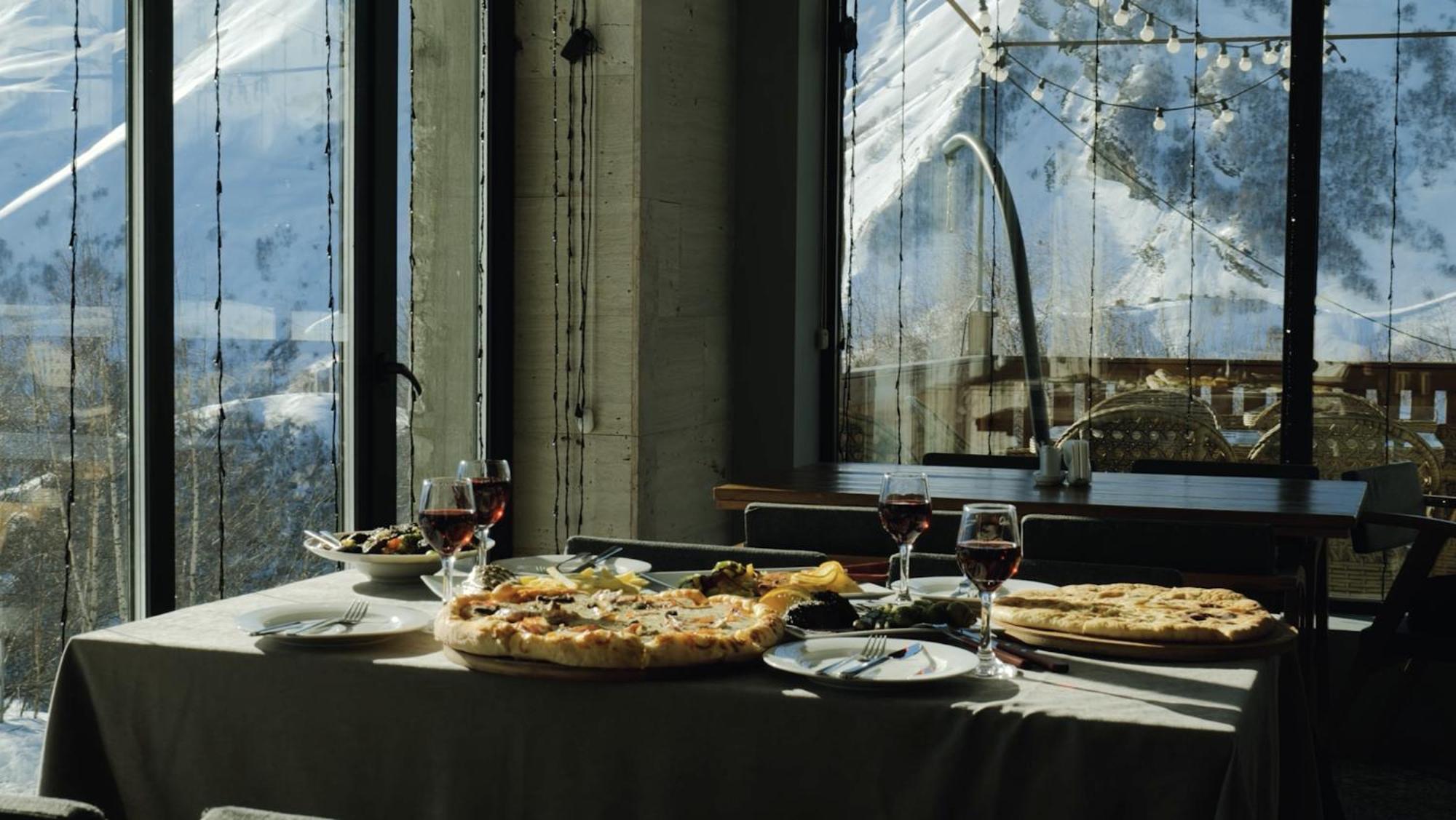 Gudauri Inn Εξωτερικό φωτογραφία Restaurant