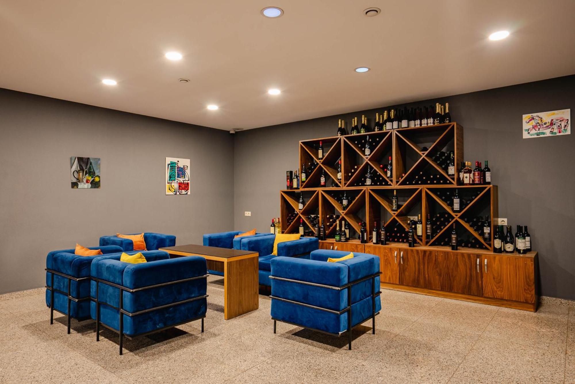 Gudauri Inn Εξωτερικό φωτογραφία Wine tasting room