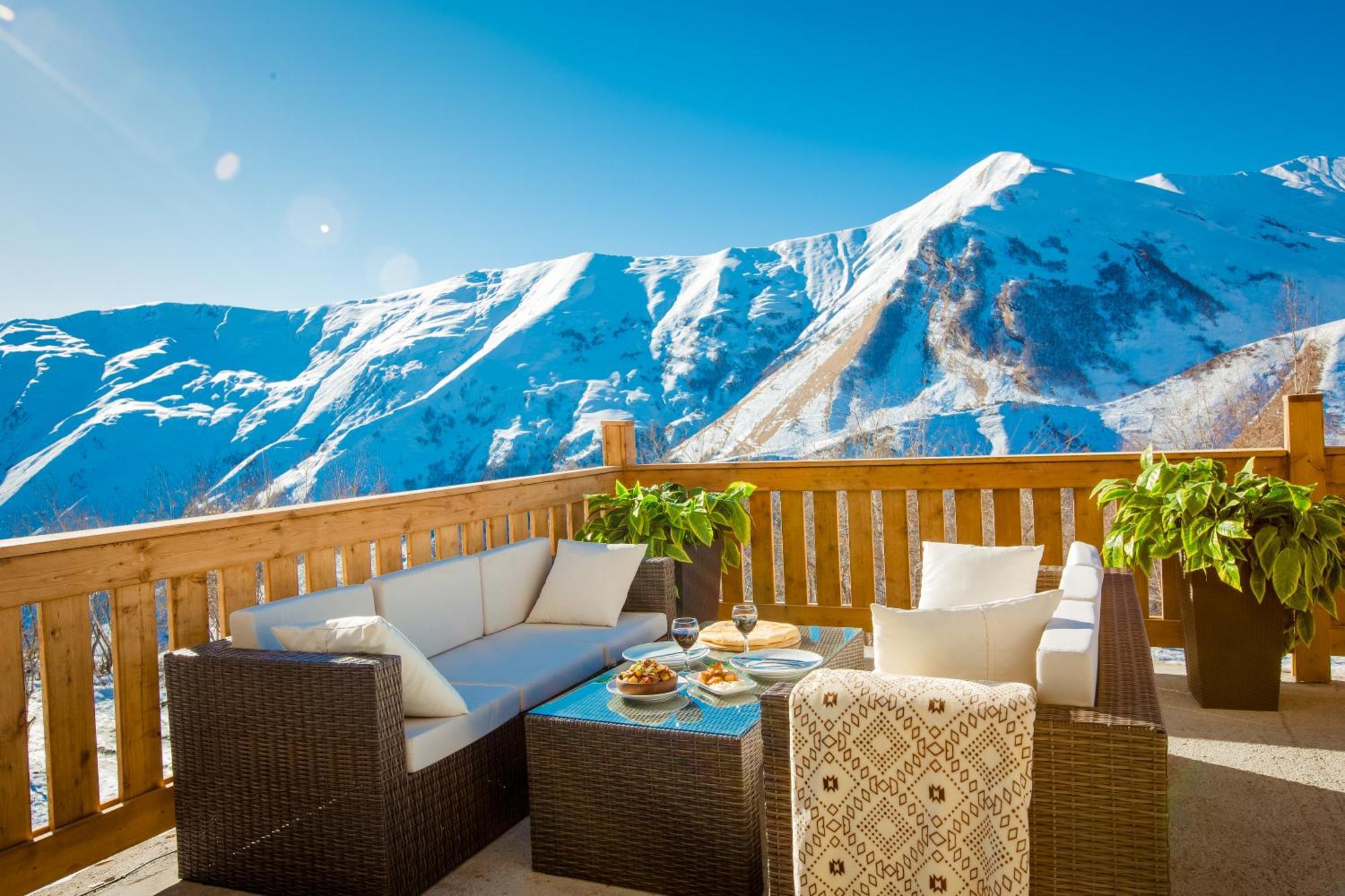 Gudauri Inn Εξωτερικό φωτογραφία Terrace at the Hotel